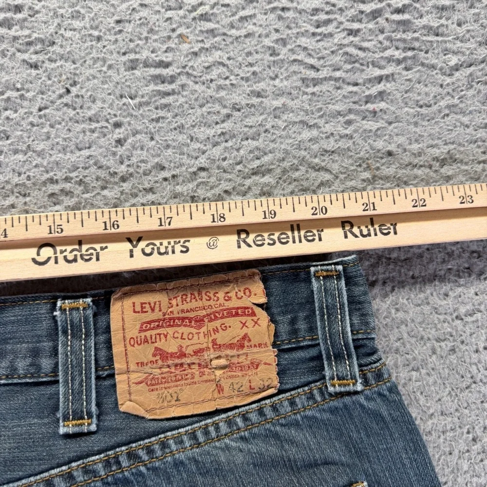Levis before purchasing